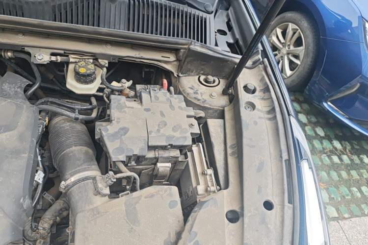 Used Lynk & Co 03 2021 1.5TD DCT JingPlus Engine Bay Left