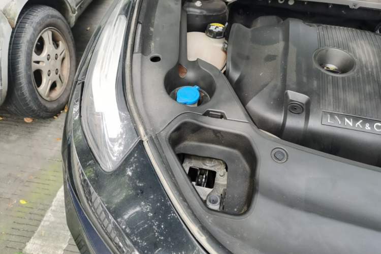 Used Lynk & Co 03 2021 2.0TD Automatic Jing Plus Engine Bay Right