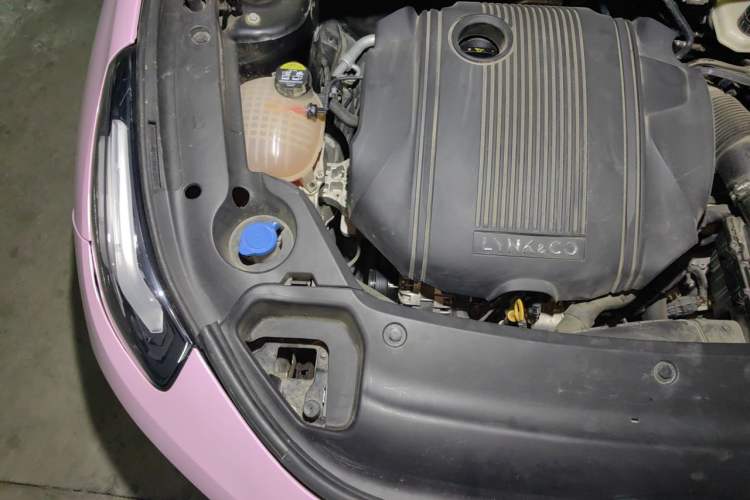 Used Lynk & Co 03 2021 1.5TD DCT JingPlus Engine Bay Right