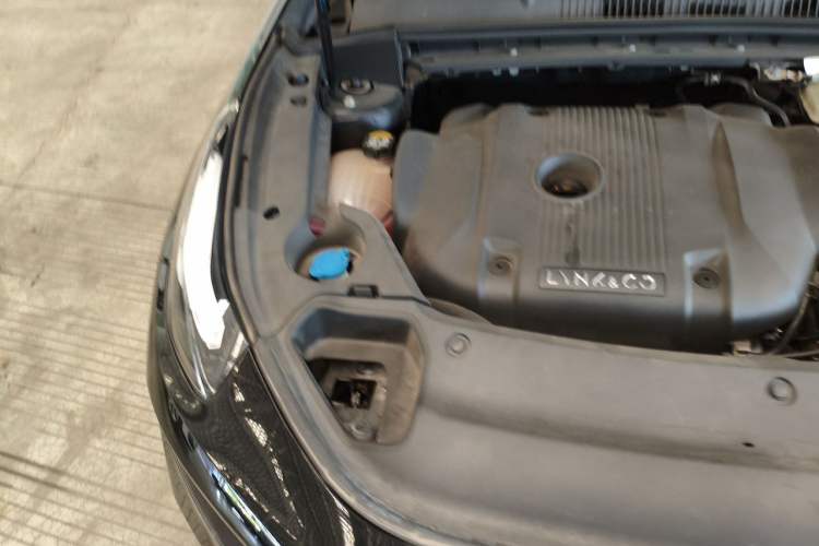 Used Lynk & Co 03 2021 2.0TD Automatic Jing Plus Engine Bay Right