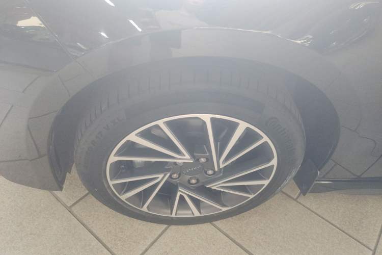 Used Lynk & Co 03 2021 1.5TD DCT JingPlus Exterior 4