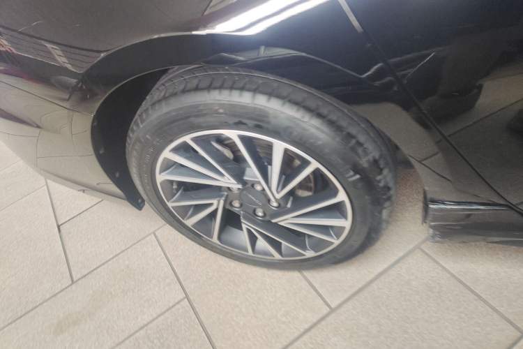 Used Lynk & Co 03 2021 1.5TD DCT JingPlus Exterior 5