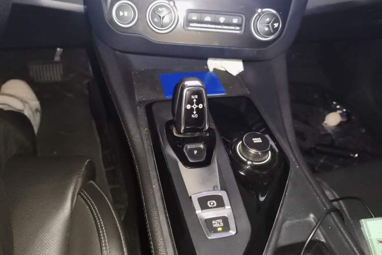 Used Lynk & Co 03 2021 2.0TD Automatic Trendy Champion Edition Gear Lever