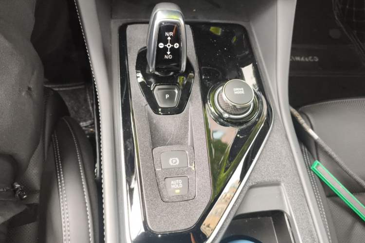 Used Lynk & Co 03 2021 2.0TD Automatic Trendy Champion Edition Gear Lever