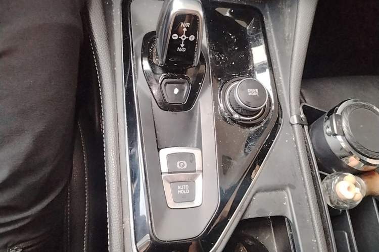 Used Lynk & Co 03 2021 1.5TD DCT Jing Champion Edition Gear Lever