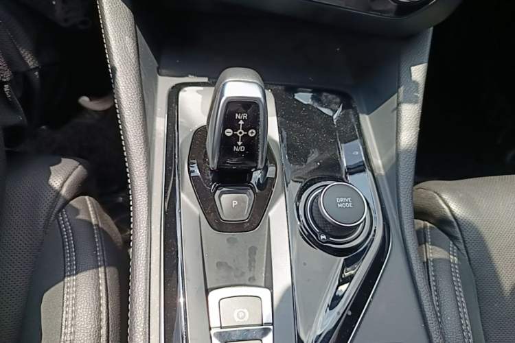Used Lynk & Co 03 2021 2.0TD Automatic Trendy Champion Edition Gear Lever