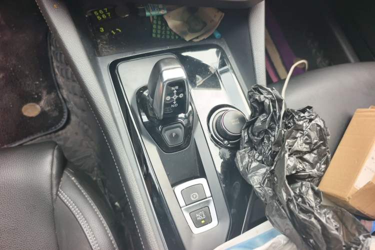 Used Lynk & Co 03 2021 1.5TD DCT JingPlus Gear Lever