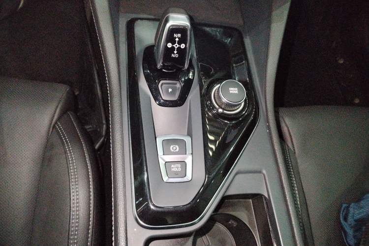 Used Lynk & Co 03 2021 2.0TD Automatic Trendy Champion Edition Gear Lever