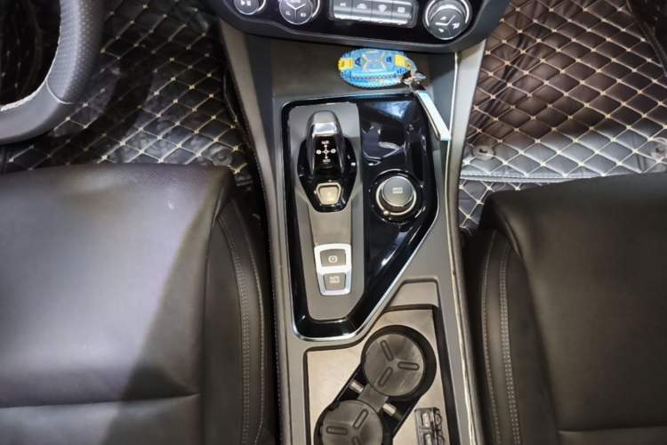 Used Lynk & Co 03 2021 2.0TD Automatic Trendy Champion Edition Gear Lever