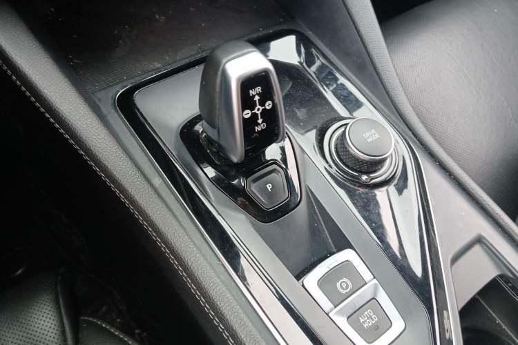 Used Lynk & Co 03 2021 1.5TD DCT Jing Champion Edition Gear Lever