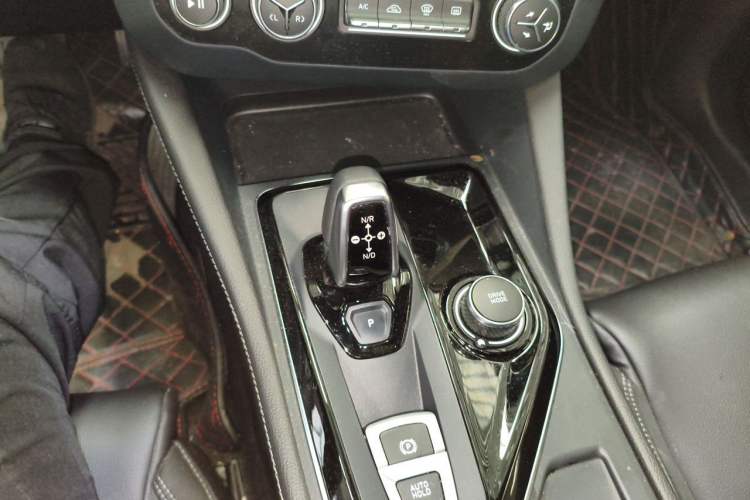 Used Lynk & Co 03 2021 2.0TD Automatic Jing Plus Gear Lever