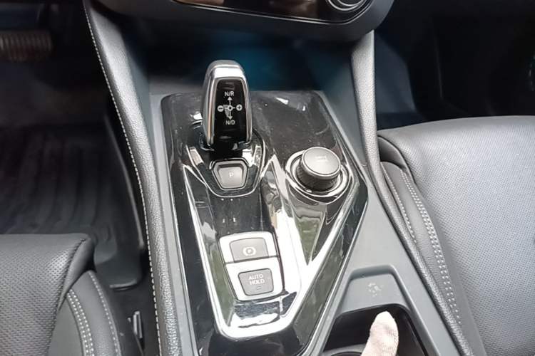 Used Lynk & Co 03 2021 2.0TD Automatic Trendy Champion Edition Gear Lever
