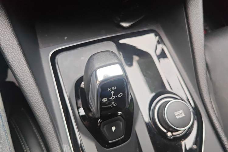 Used Lynk & Co 03 2021 2.0TD Automatic Trendy Champion Edition Gear Lever
