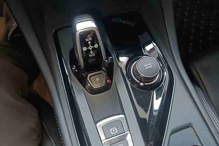 Used Lynk & Co 03 2021 2.0TD Automatic JingPro Gear Lever