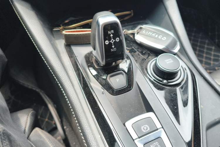 Used Lynk & Co 03 2021 1.5TD DCT Jing Champion Edition Gear Lever