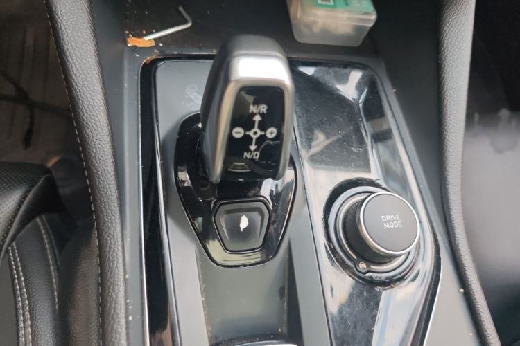 Used Lynk & Co 03 2021 1.5TD DCT Jing Champion Edition Gear Lever