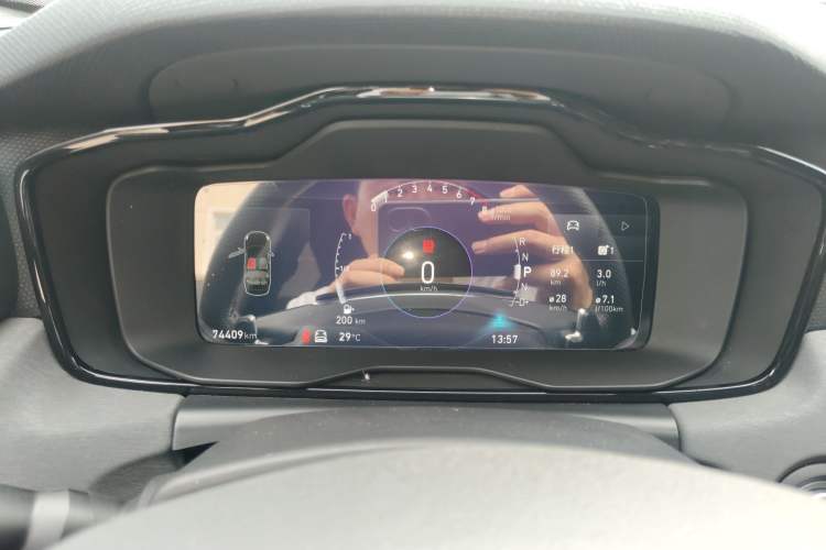 Used Lynk & Co 03 2021 1.5TD DCT JingPlus Instrument Cluster
