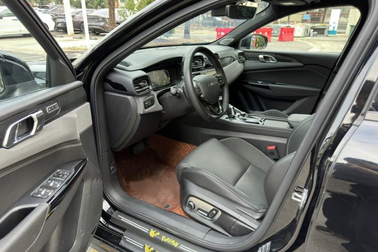 Used Lynk & Co 03 2021 2.0TD Automatic Trendy Champion Edition Interior 1