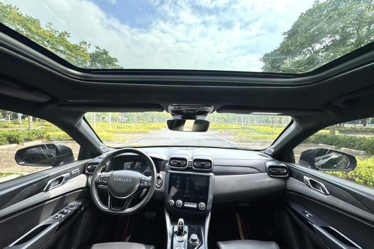 Used Lynk & Co 03 2021 2.0TD Automatic JingPro Interior 2