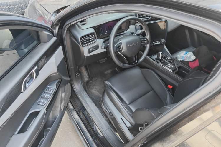 Used Lynk & Co 03 2021 1.5TD DCT JingPlus Interior 3