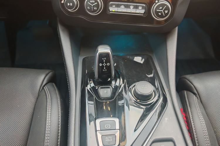 Used Lynk & Co 03 2021 2.0TD Automatic Trendy Champion Edition Interior 4