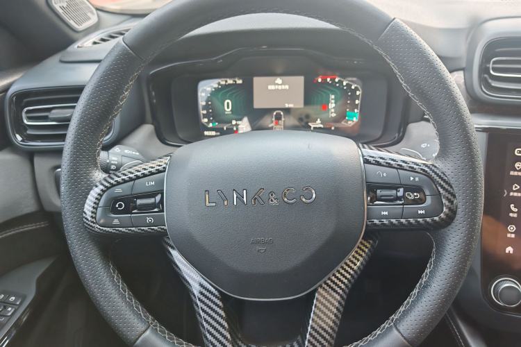 Used Lynk & Co 03 2021 2.0TD Automatic Trendy Champion Edition Interior 5