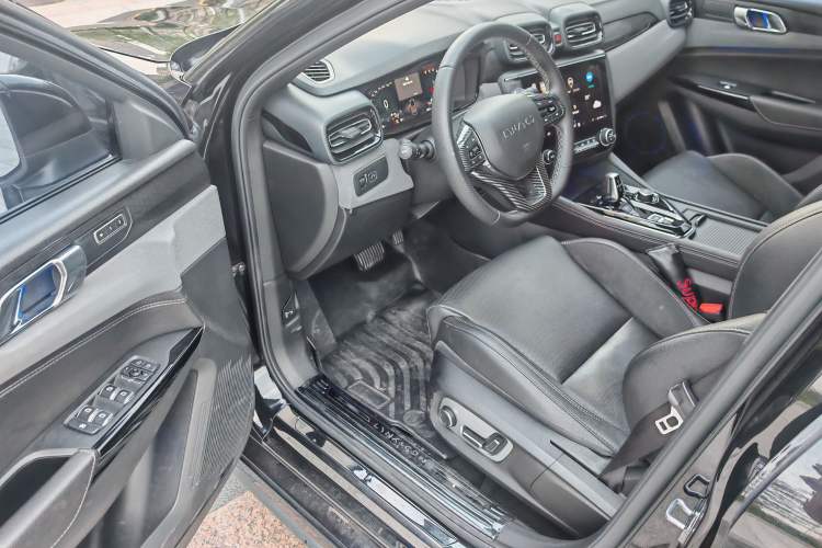 Used Lynk & Co 03 2021 2.0TD Automatic Trendy Champion Edition Interior 7