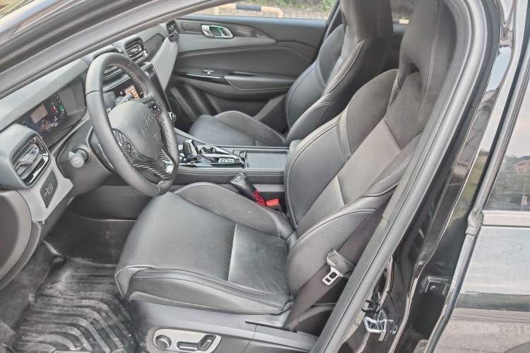 Used Lynk & Co 03 2021 2.0TD Automatic Trendy Champion Edition Interior 8