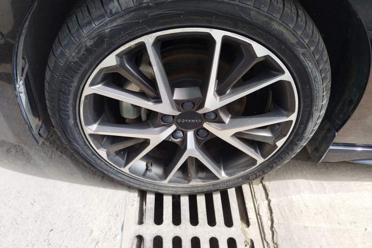 Used Lynk & Co 03 2021 2.0TD Automatic Trendy Champion Edition Left Front Wheel Hub