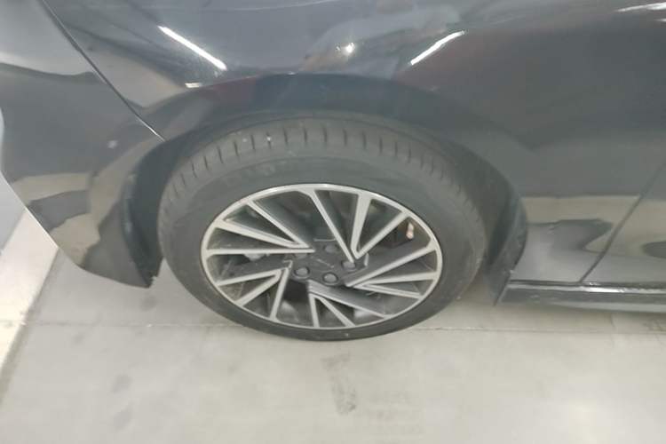 Used Lynk & Co 03 2021 1.5TD DCT JingPlus Left Front Wheel Hub