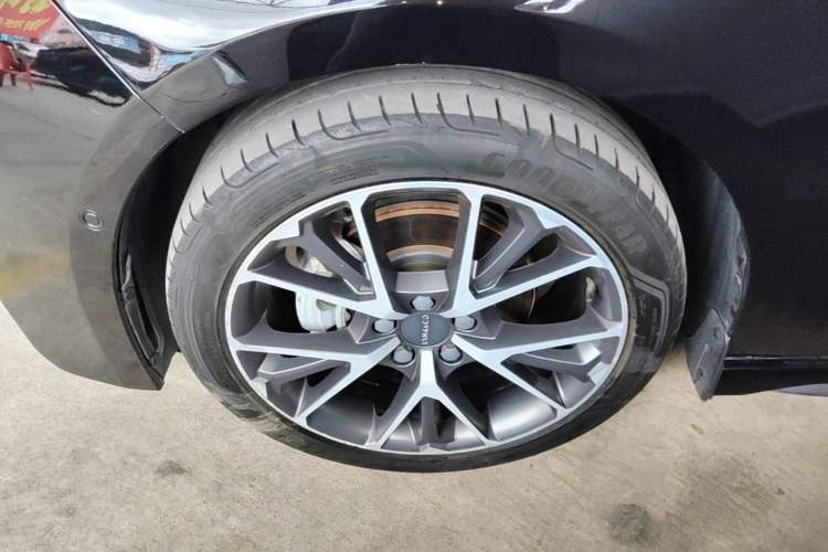 Used Lynk & Co 03 2021 2.0TD Automatic Trendy Champion Edition Left Front Wheel Hub