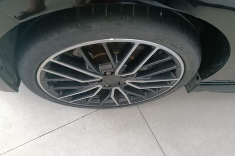 Used Lynk & Co 03 2021 03+ 2.0TD Automatic Wind-Chasing Edition Left Front Wheel Hub