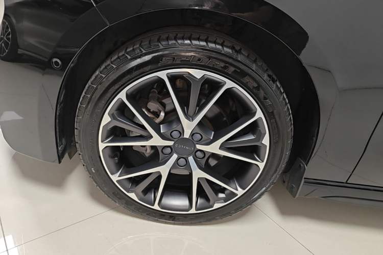 Used Lynk & Co 03 2021 2.0TD Automatic Trendy Champion Edition Left Front Wheel Hub