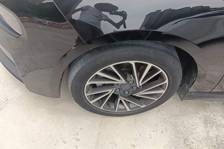 Used Lynk & Co 03 2021 2.0TD Automatic Jing Plus Left Front Wheel Hub