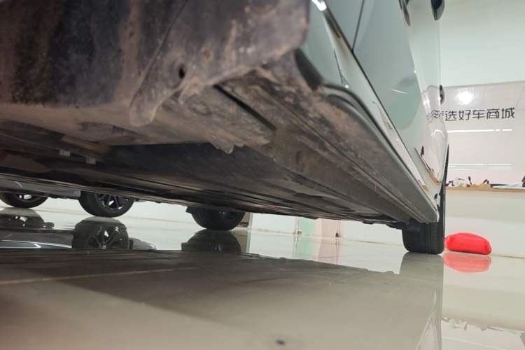Used Lynk & Co 03 2021 1.5TD DCT JingPlus Left Side Sill