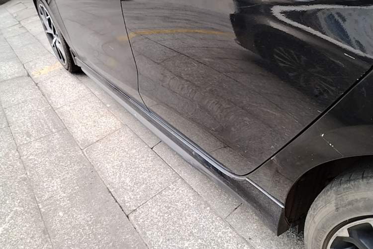 Used Lynk & Co 03 2021 1.5TD DCT Jing Champion Edition Left Side Sill