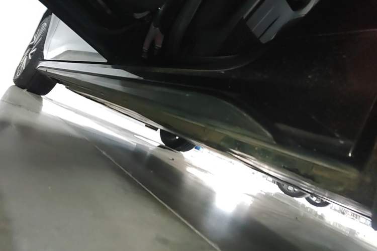 Used Lynk & Co 03 2021 1.5TD DCT JingPlus Left Side Sill