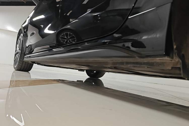 Used Lynk & Co 03 2021 2.0TD Automatic Trendy Champion Edition Left Side Sill