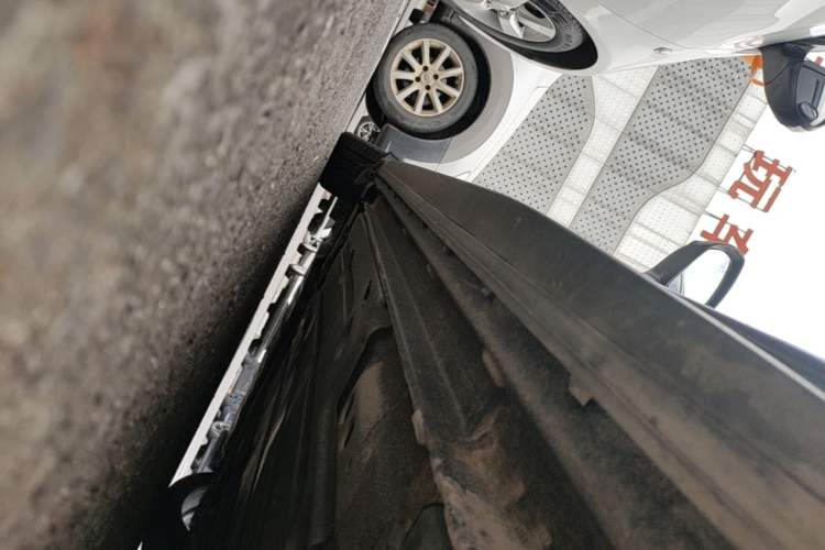 Used Lynk & Co 03 2021 1.5TD DCT Jing Champion Edition Left Side Sill