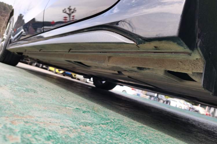 Used Lynk & Co 03 2021 1.5TD DCT Jing Champion Edition Left Side Sill