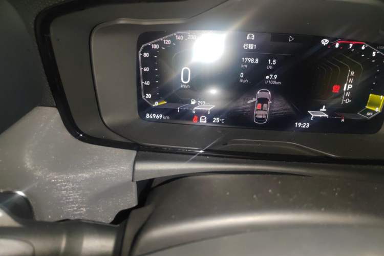 Used Lynk & Co 03 2021 1.5TD DCT JingPlus Odometer Close Up
