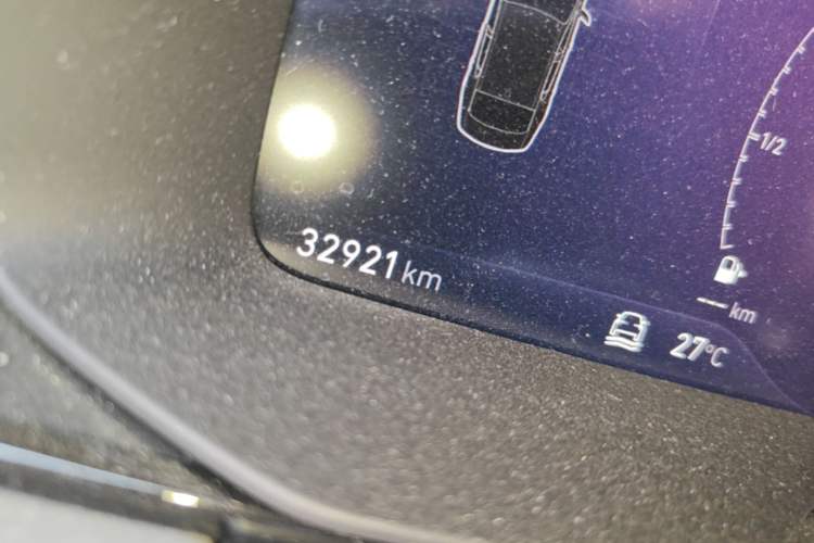 Used Lynk & Co 03 2021 1.5TD DCT JingPlus Odometer Close Up