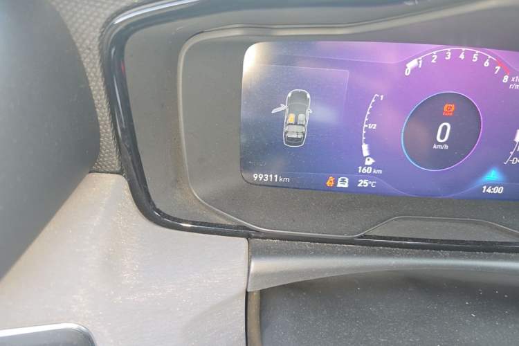 Used Lynk & Co 03 2021 2.0TD Automatic JingPro Odometer Close Up
