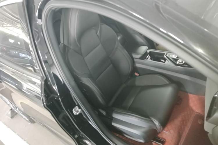 Used Lynk & Co 03 2021 1.5TD DCT JingPlus Right Front Seat