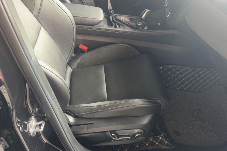 Used Lynk & Co 03 2021 2.0TD Automatic Trendy Champion Edition Right Front Seat