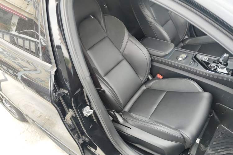 Used Lynk & Co 03 2021 1.5TD DCT JingPlus Right Front Seat