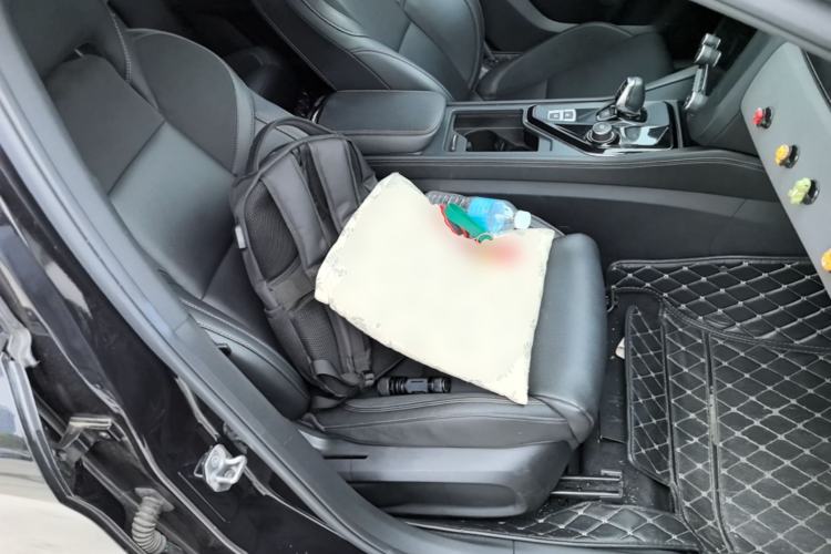 Used Lynk & Co 03 2021 1.5TD DCT JingPlus Right Front Seat