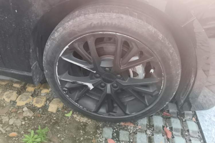 Used Lynk & Co 03 2021 2.0TD Automatic Trendy Champion Edition Right Front Wheel Hub