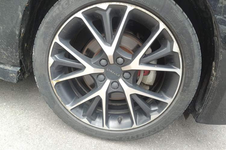 Used Lynk & Co 03 2021 1.5TD DCT Jing Champion Edition Right Front Wheel Hub