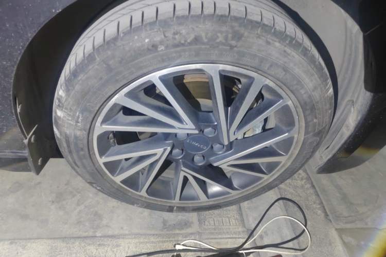 Used Lynk & Co 03 2021 1.5TD DCT JingPlus Right Front Wheel Hub